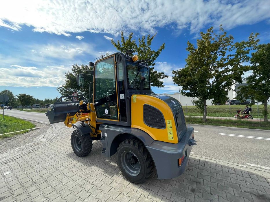ŁADOWNOŚĆ 1000 KG nowa mini ładowarka miniładowarka GG010