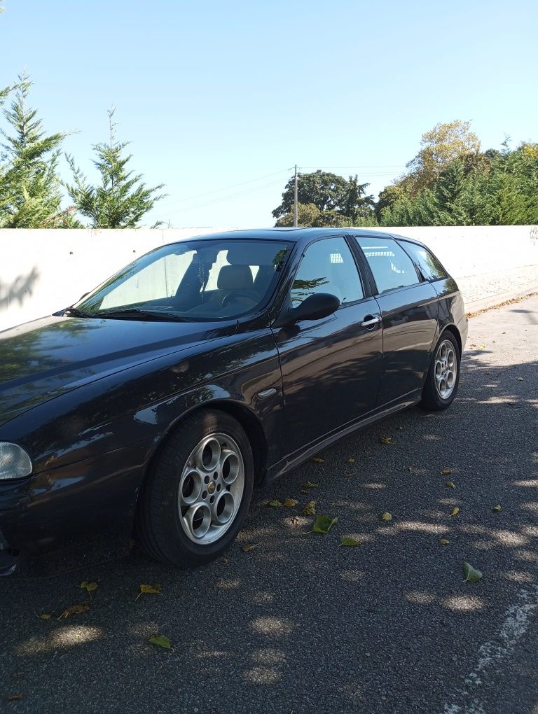Alfa Romeo 156 .