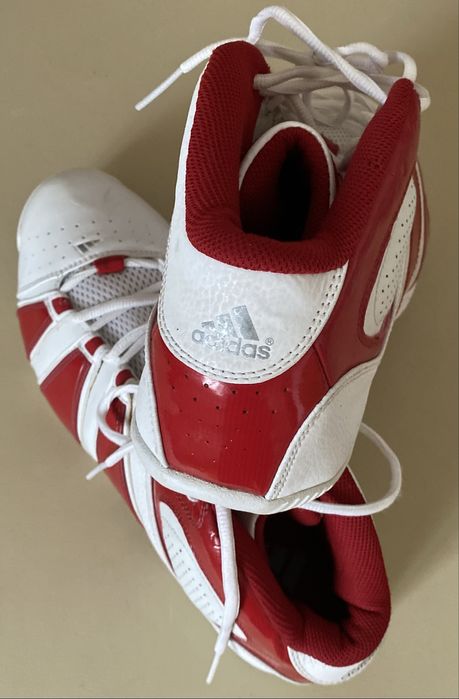 Вінтажні кросівки ADIDAS.