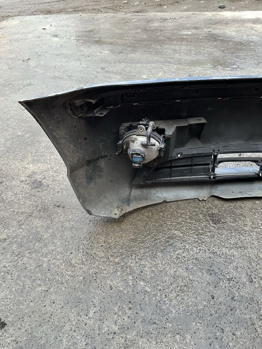 Бампер bmw e46 в ідельному стані всі кріплення цілі