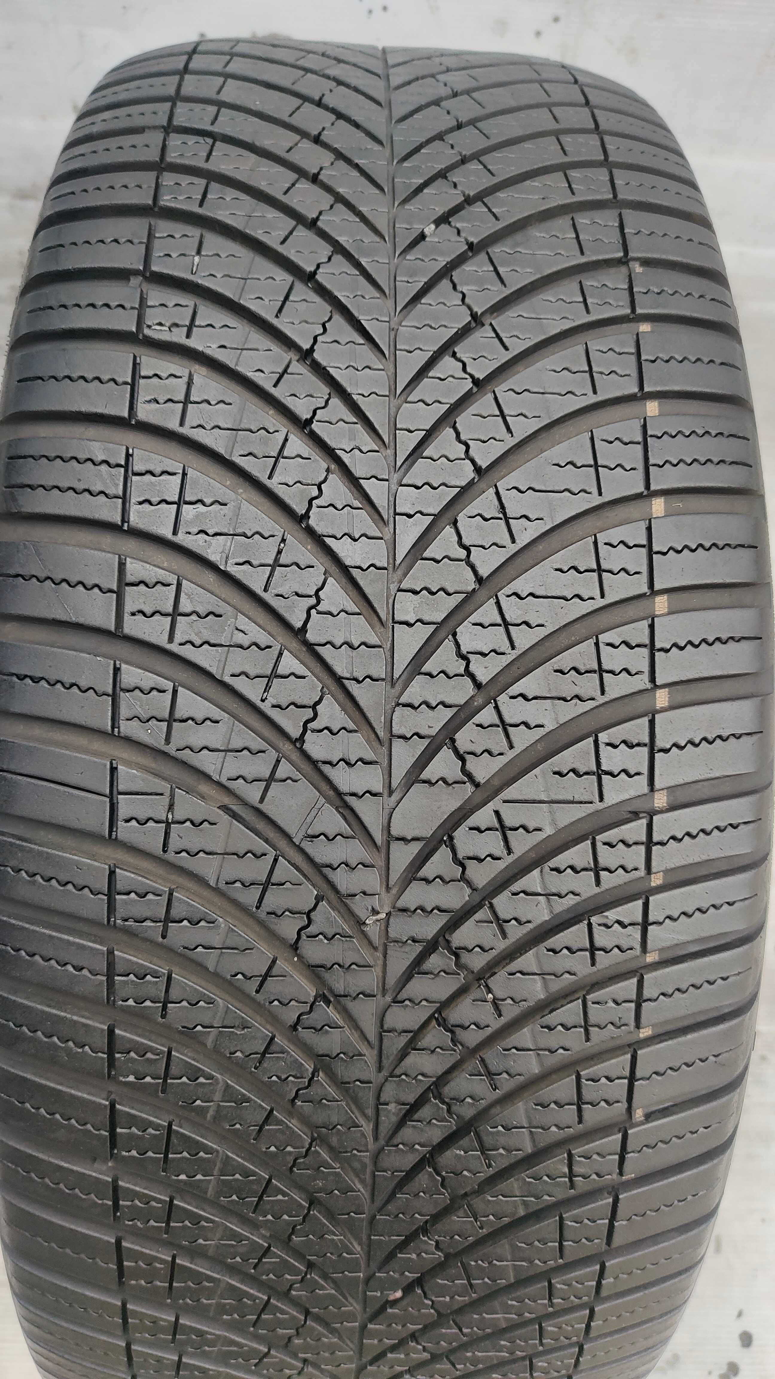 Opona Całoroczna 255/55/18 Goodyear Gen3  2021r