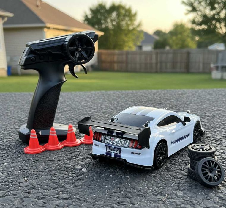 Машинка для гонок / дрифту на радіокеруванні на радиоуправлении 20см