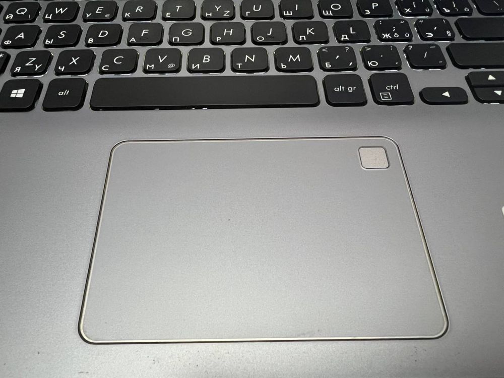 Asus VivoBook 15