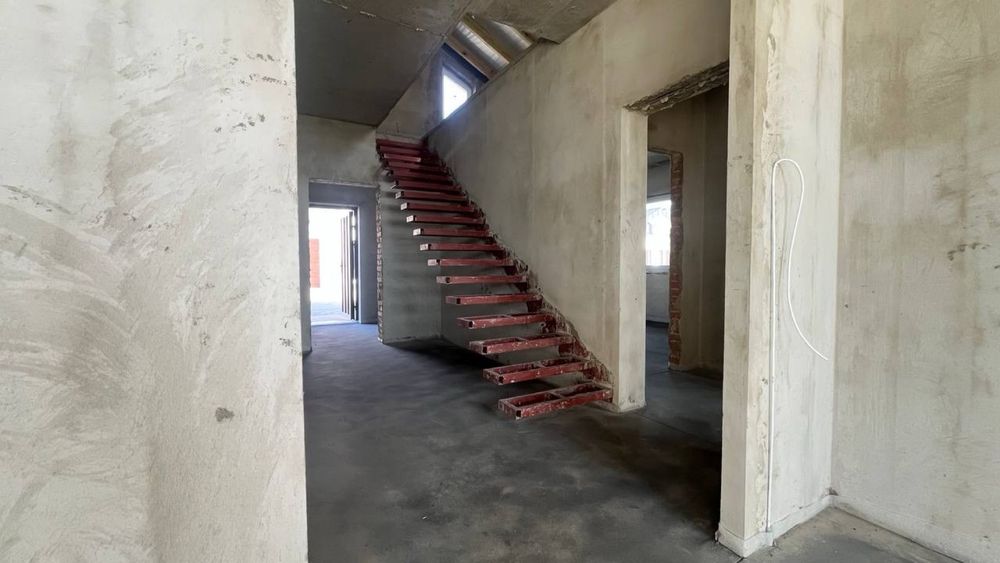 Продам затишний будинок з гаражем у масиві «Золотий», Обарів