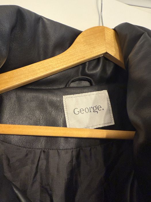 Демісезонна жіноча куртка розмір М-Л