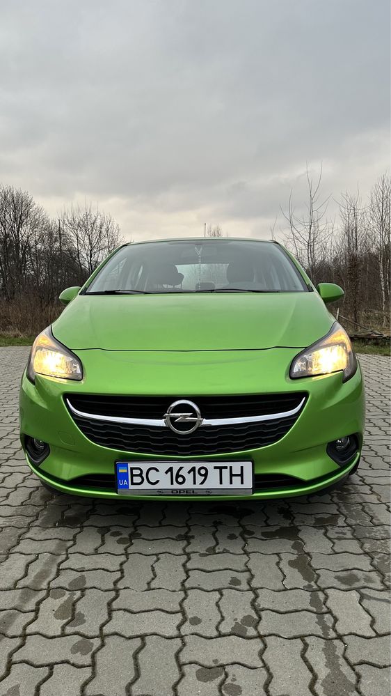 Opel corsa color edition