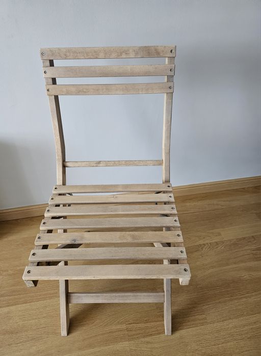 Vendo mesa e cadeiras