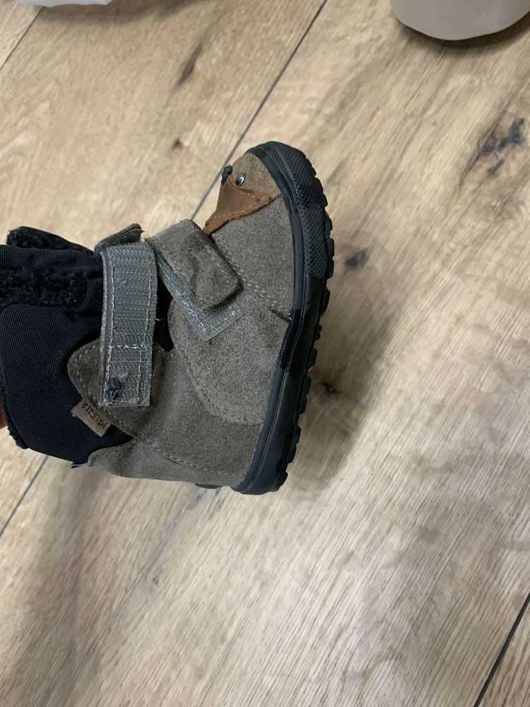 Buty zimowe Mrugala 22 po jednym dziecku