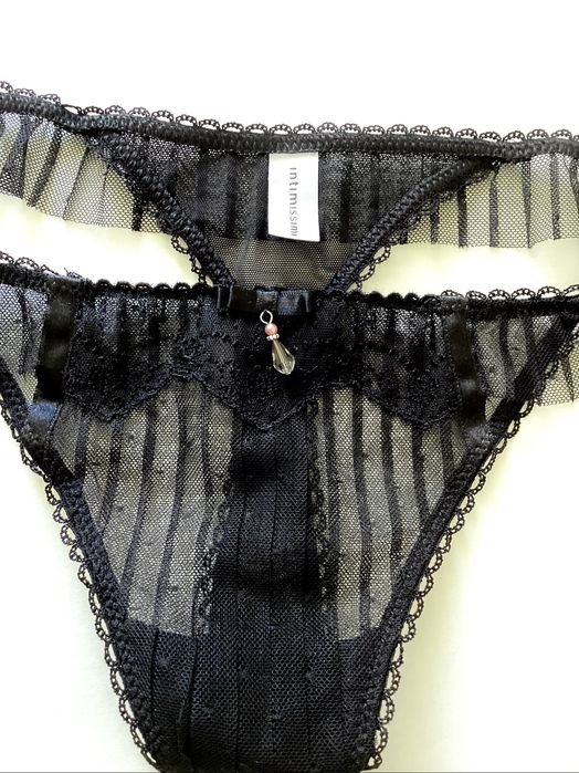Czarne koronkowe stringi rozmiar S 36 Intimissimi