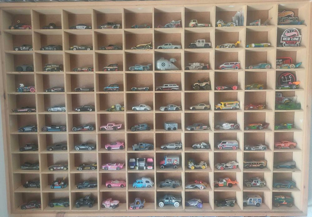 100Hotwheels + moldura