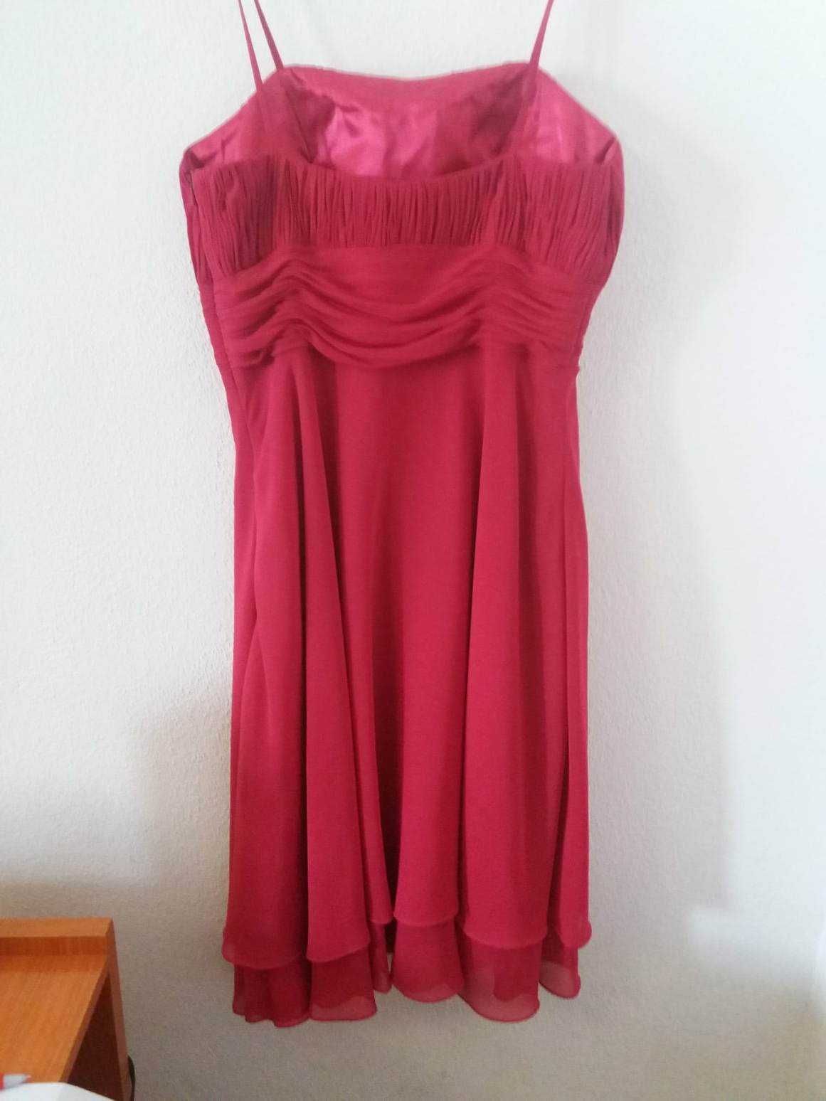 Vestidos de Cerimónia, utilizados 1 vez, desde 9 euros