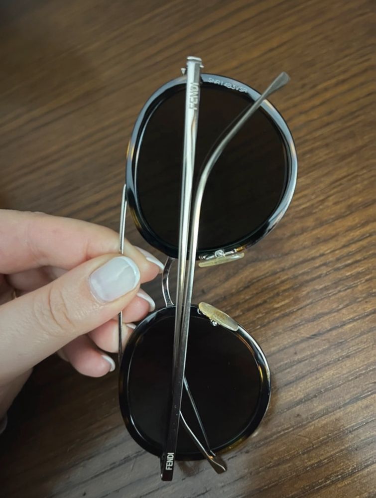 Oculos de sol Fendi