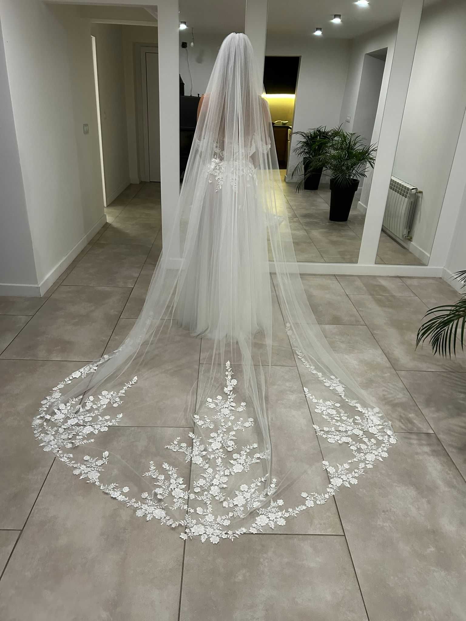 Suknia ślubna Annais Bridal by Ola La model Suzanna rozmiar 36