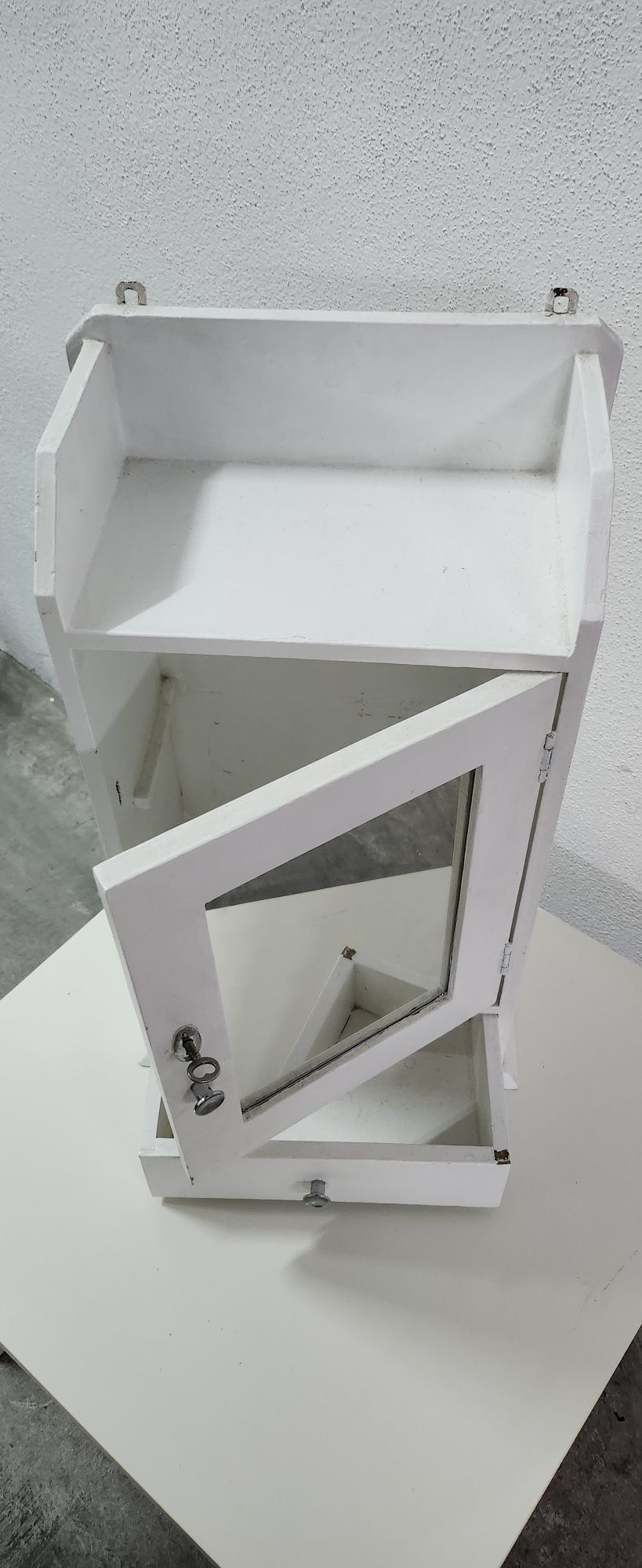 Movel WC branco antigo