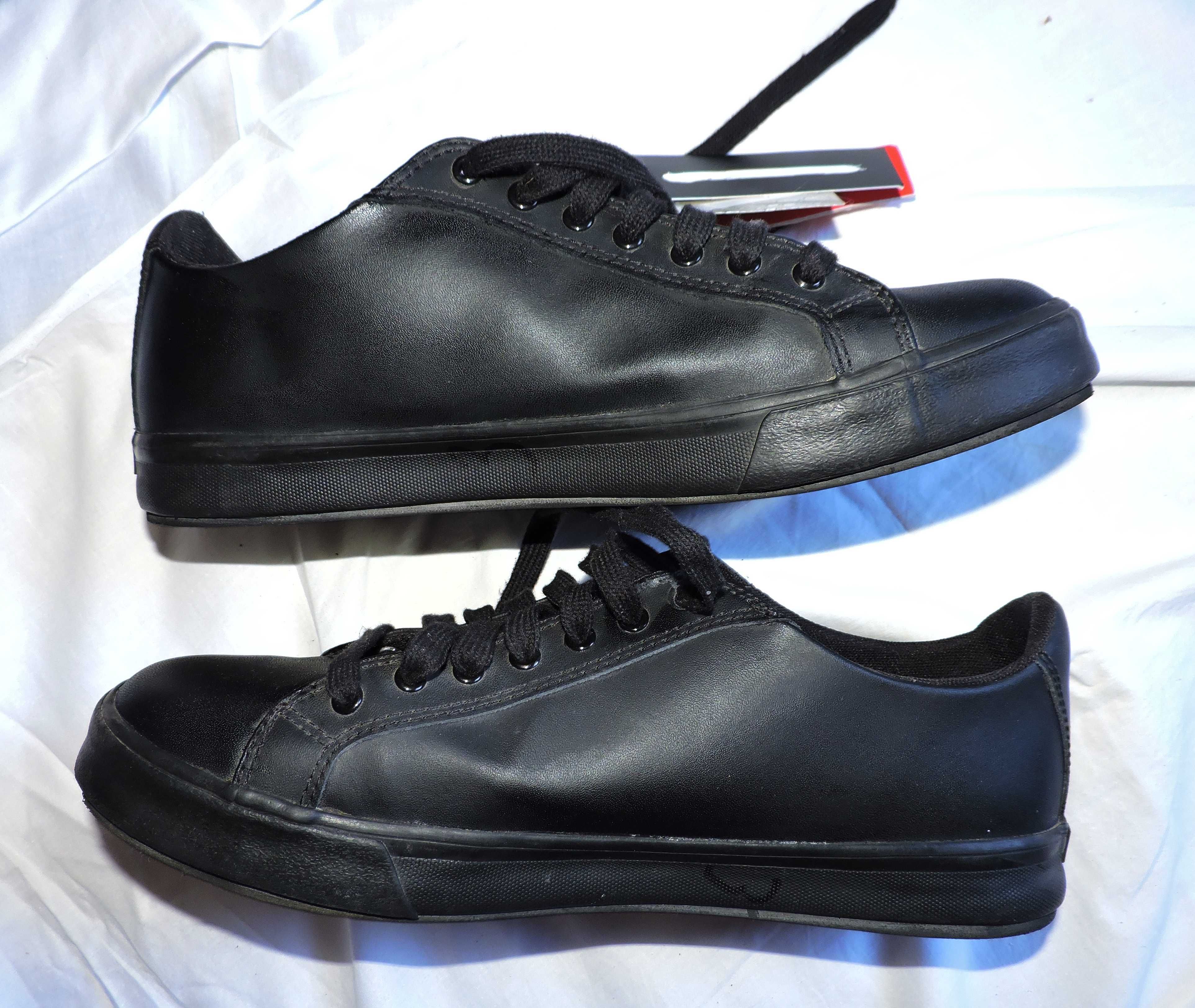Кеды-сникерсы Kickers 43р.