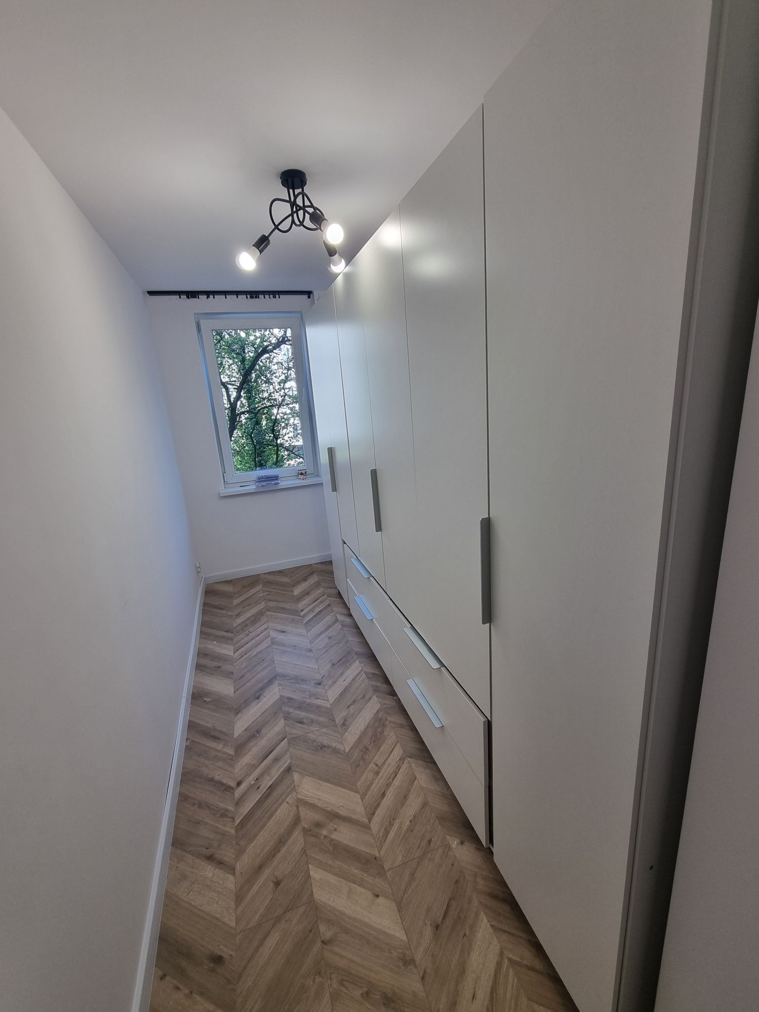 Skręcanie mebli paczkowanych /naprawa mebli/ wzmacnianie szaf, łóżek