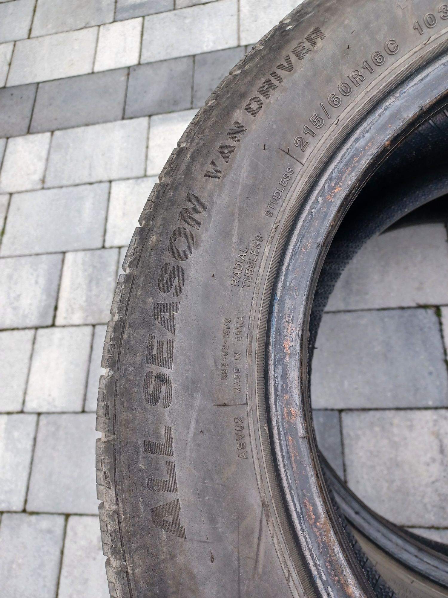215/60 r16C 103/101T opony  wielosezonowe