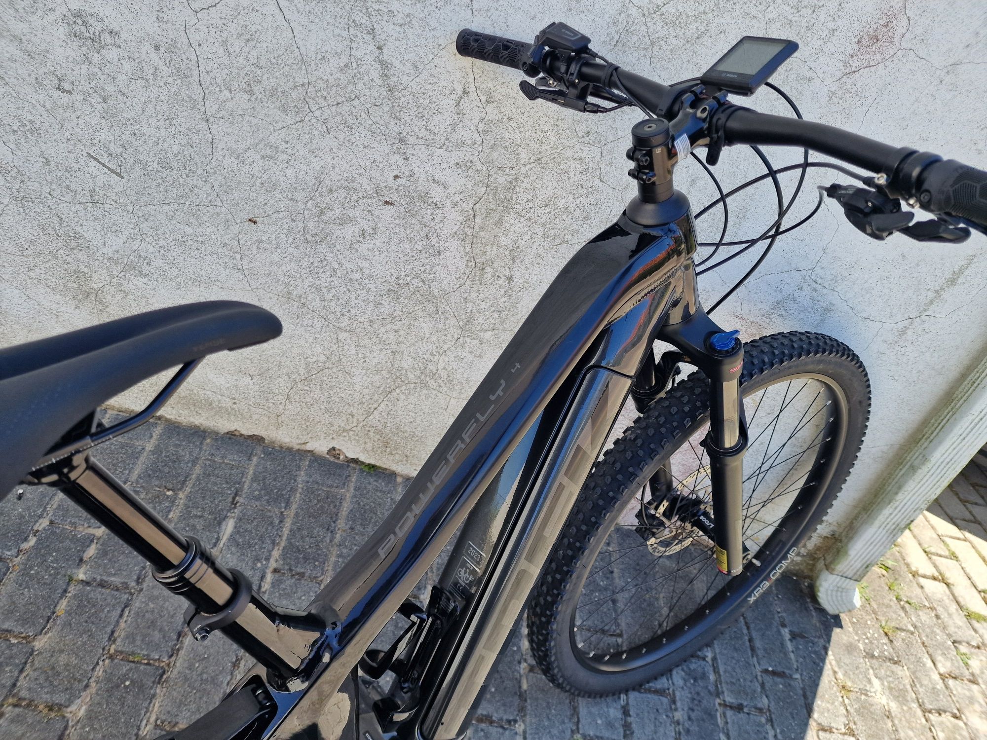 Trek Powerfly FS4 (E-Bike) com suspensão total