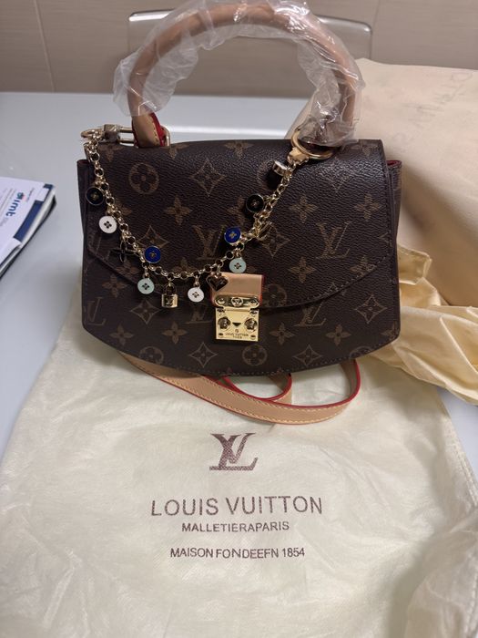 Mala Lv com porta chaves