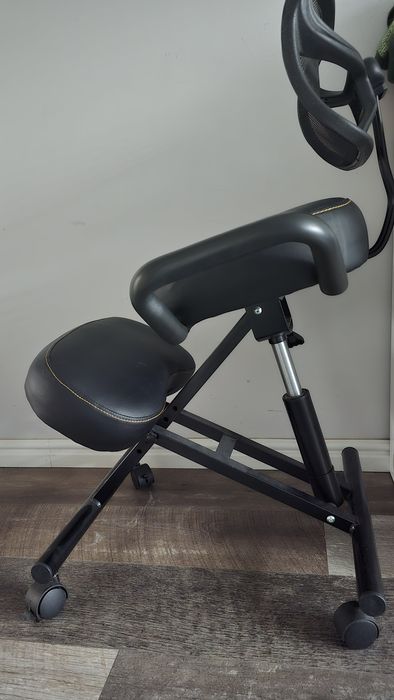 Klękosiad fotel na kręgosłup klęcznik z oparciem i regulacją wysokości