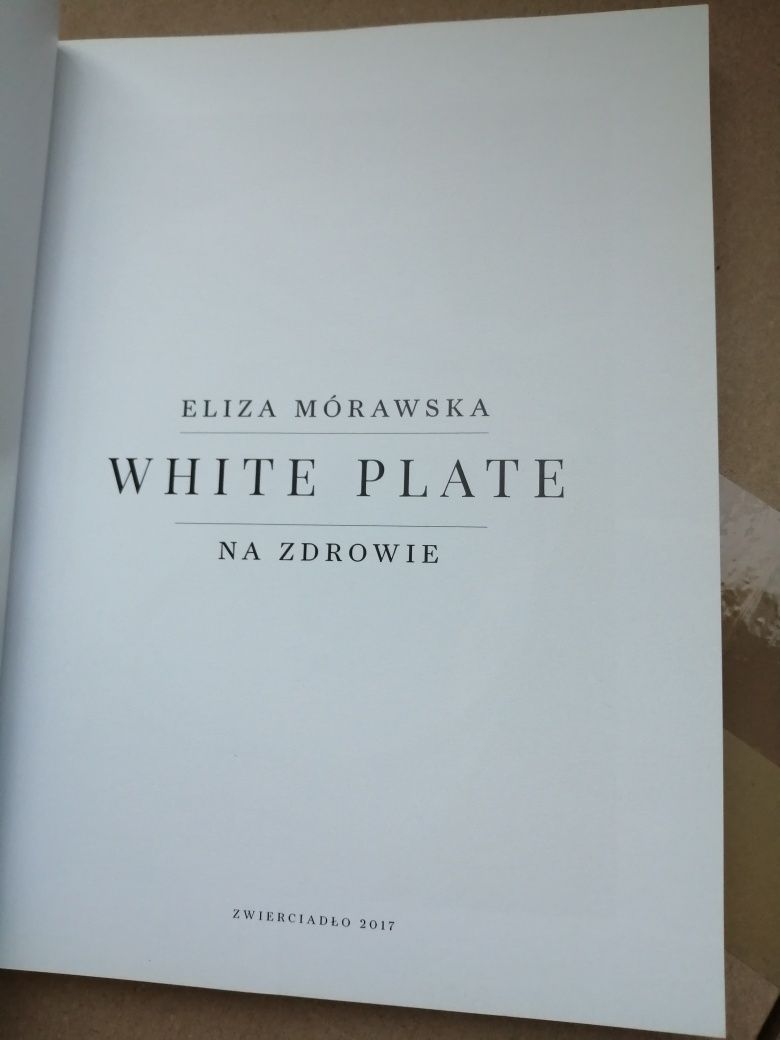 Książka z przepisami White plate Eliza Mórawska