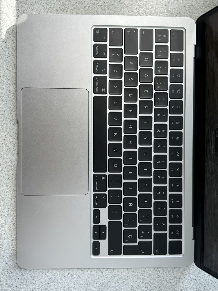 Macbook Air M2 13,6 256Gb 2022 б/у