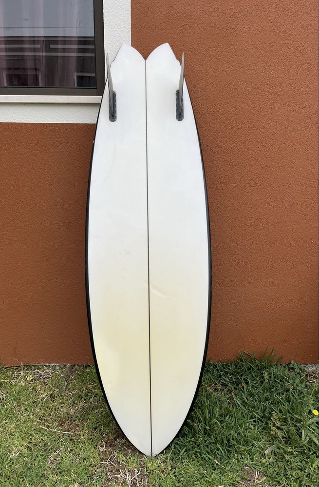 Prancha de surf twin fin 5.10