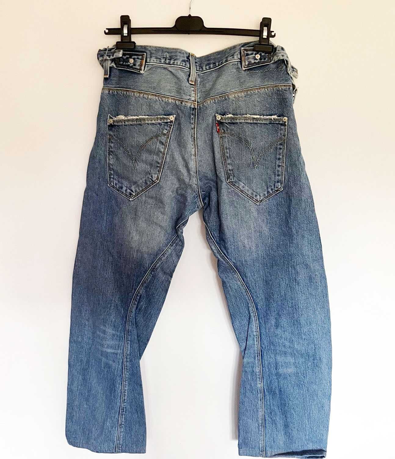 Levis  engineered  novas