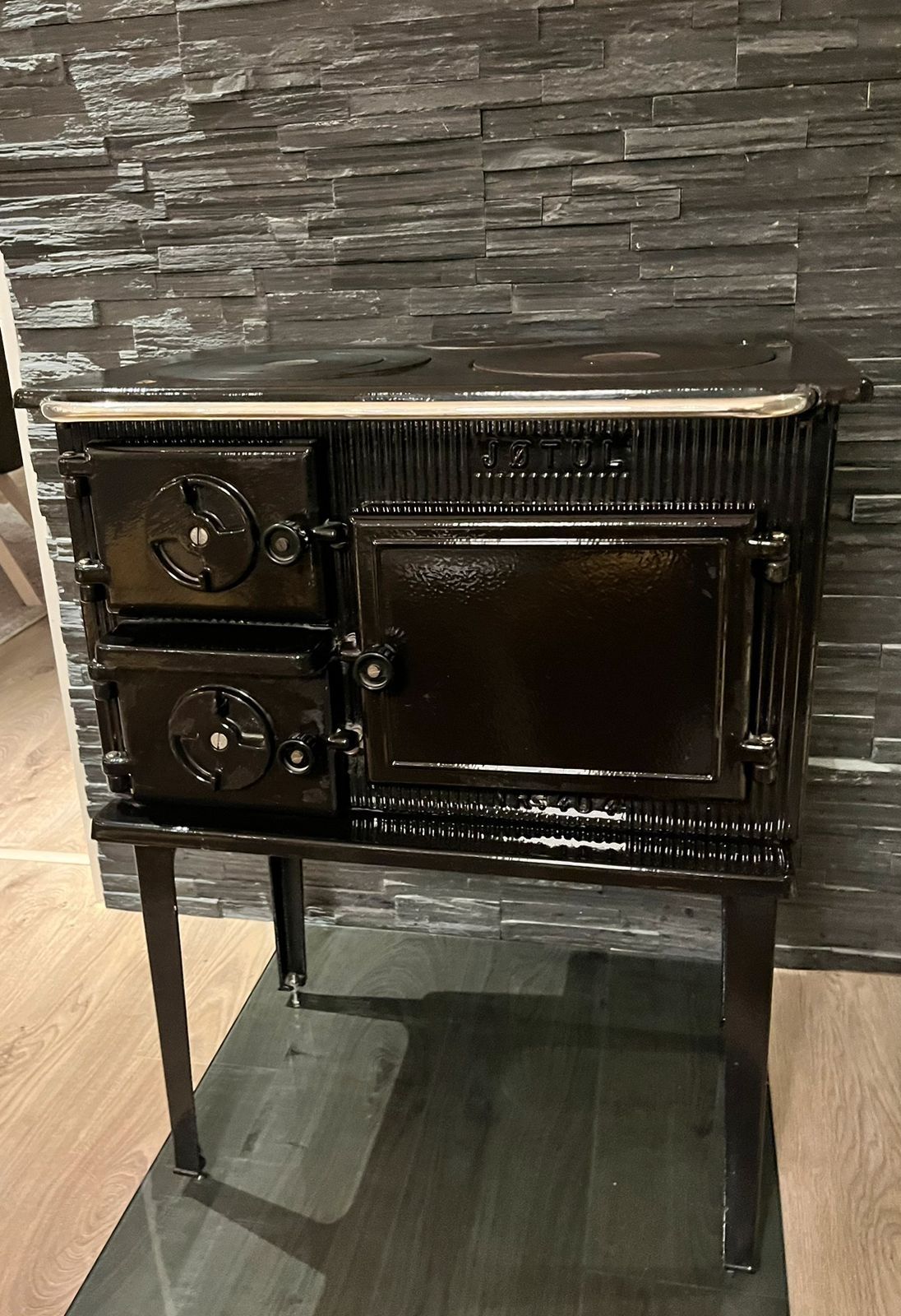 Jotul 404 kuchnia zeliwna emaliowana.
