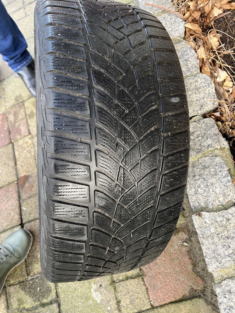 Goodyear ultra grip bieżnik ok 4 mm 235/45 R18 98V opony letnie