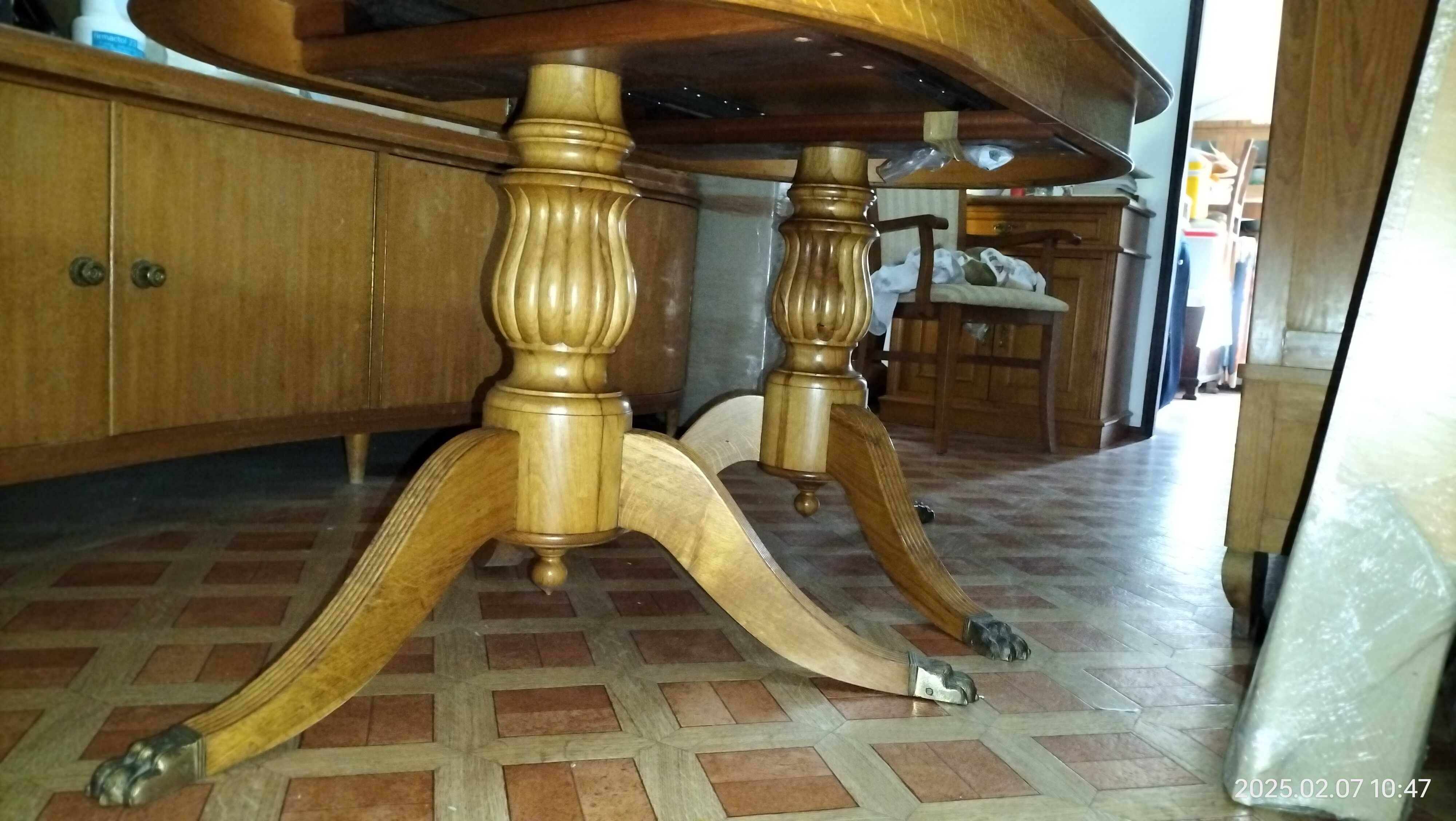 Mesa de sala de jantar com 6 cadeiras