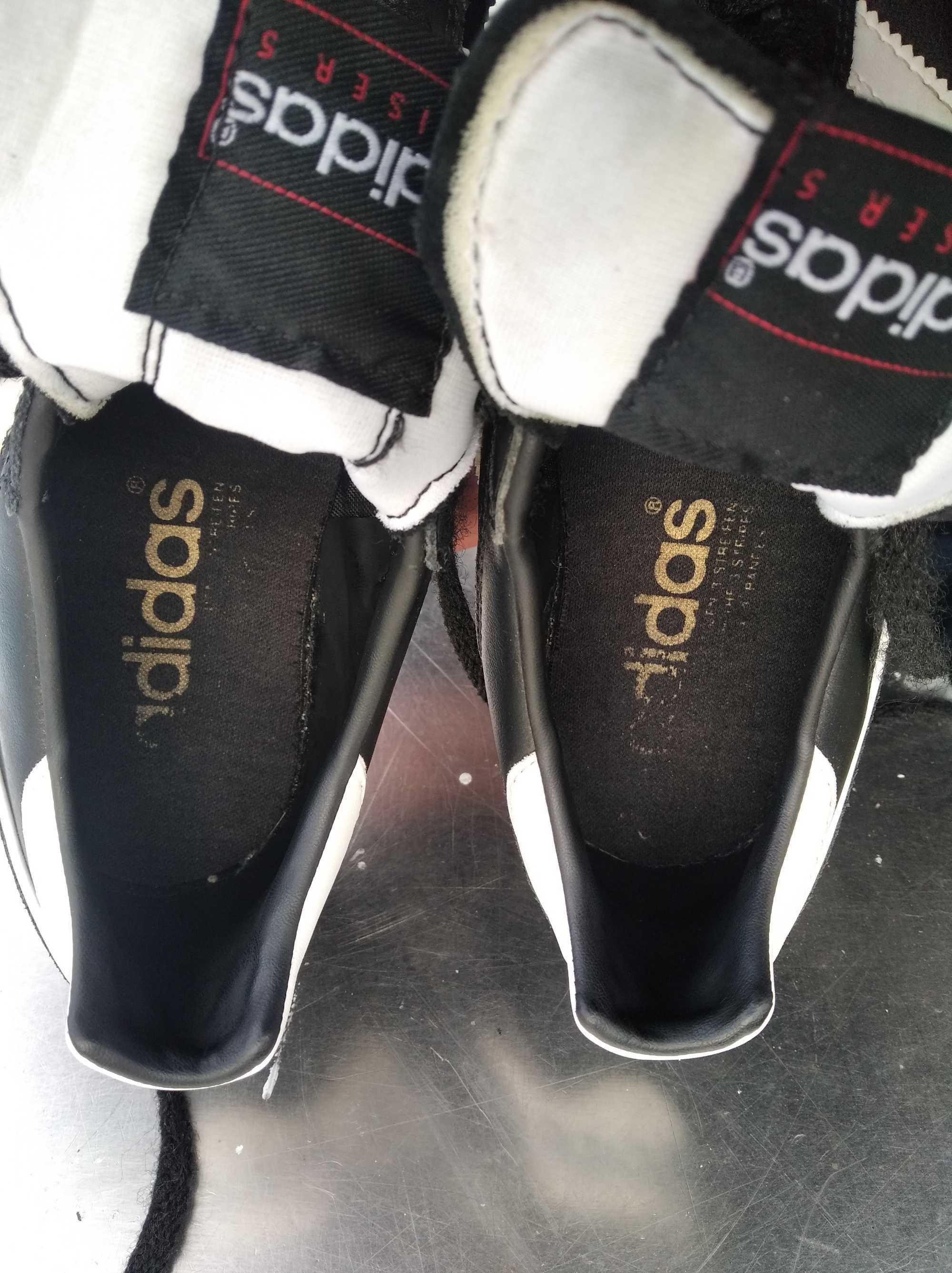 Копочки  ADIDAS  р.40   оригінал . німеччина .