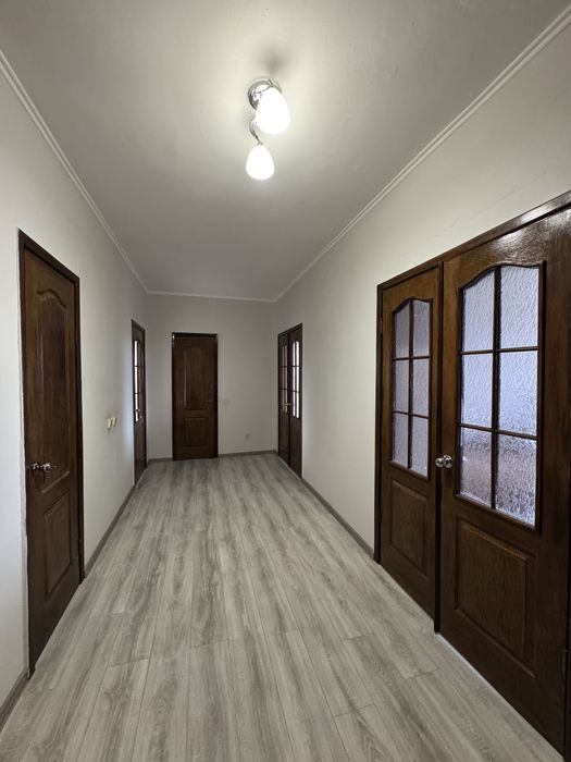 Квартира з ремонтом та меблями, великої площі