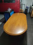 Mesa de refeições em madeira