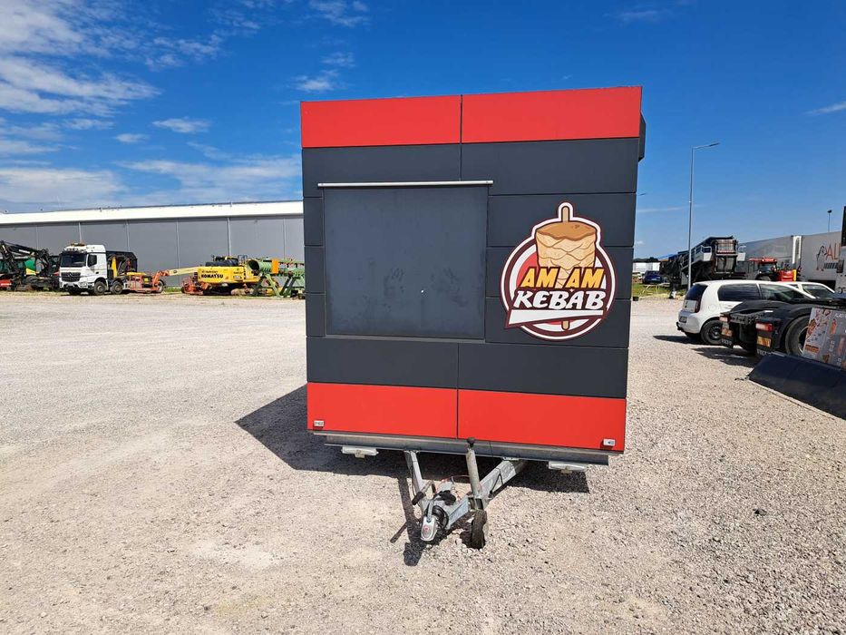 Przyczepa specjalna gastronomiczna Niewiadów B3500 z wyposażeniem