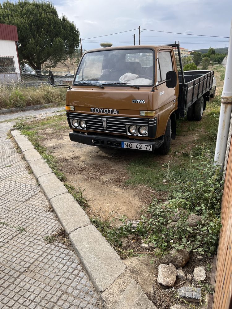 Toyota dyna  b30