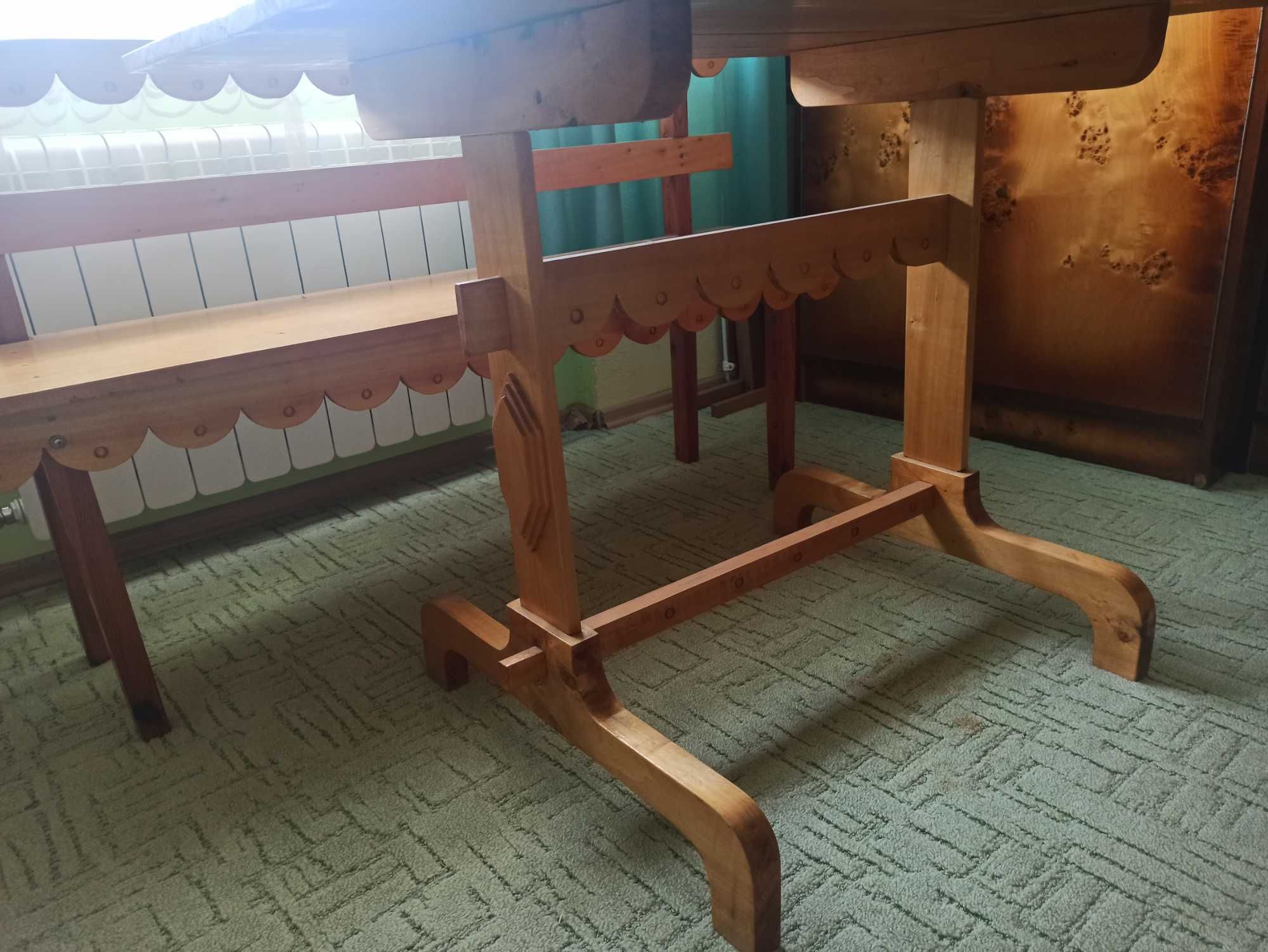 stół stolik drewniany , ławka ława