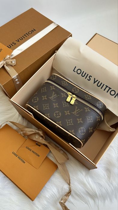 Косметичка Louis Vuitton 18 см