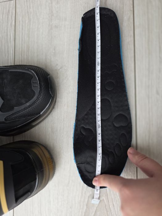 Чоловічі кросівки 44 розмір