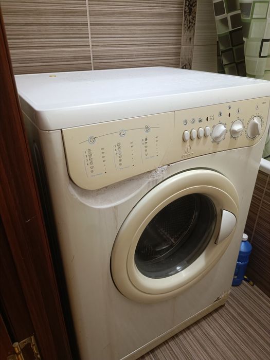 Indesit w84tx машинка пральна