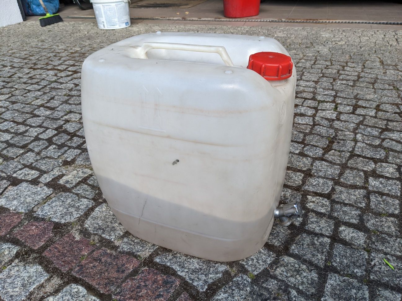 Pojemnik na wodę z kranem, 30 ltr
