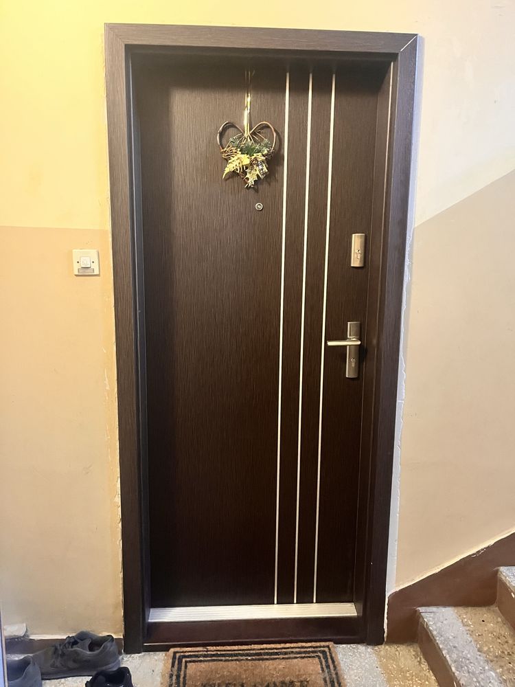 Drzwi wejściowe klatkowe