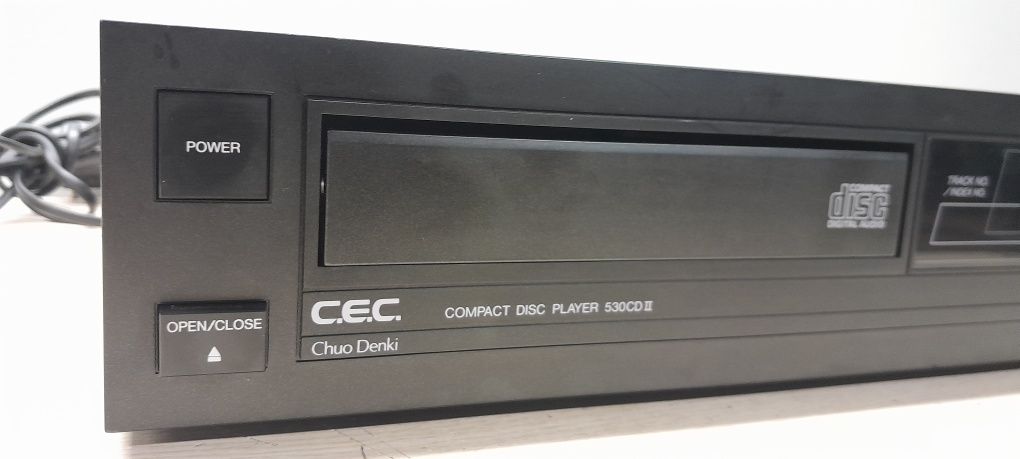 Odtwarzacz CD CEC 530CD II