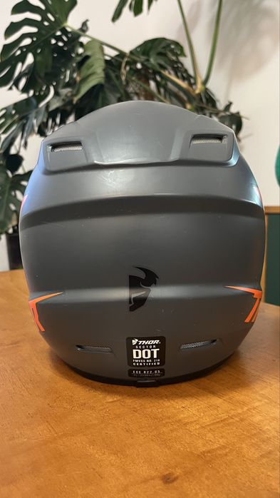 Kask Cross - Rozmiar YL Thor S22 Sector CHEV Charcoal /Orange Junior