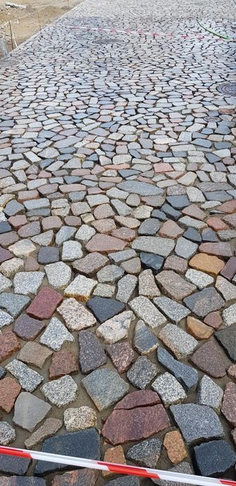 Kamień polny cięty starobruk kostka granitowa bruk granit