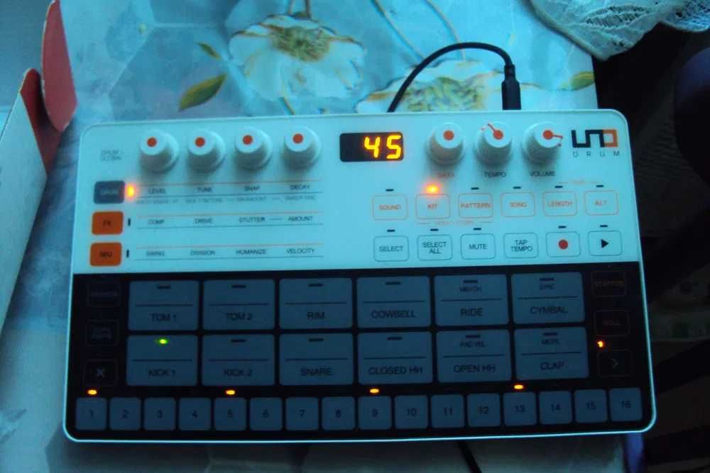 Драм-машина IK Multimedia UNO Drum