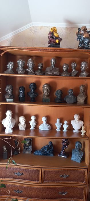 Бюсты.исторические личности,