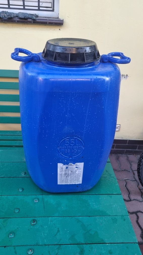 Beczka pojemnik plastikowy 55l używany