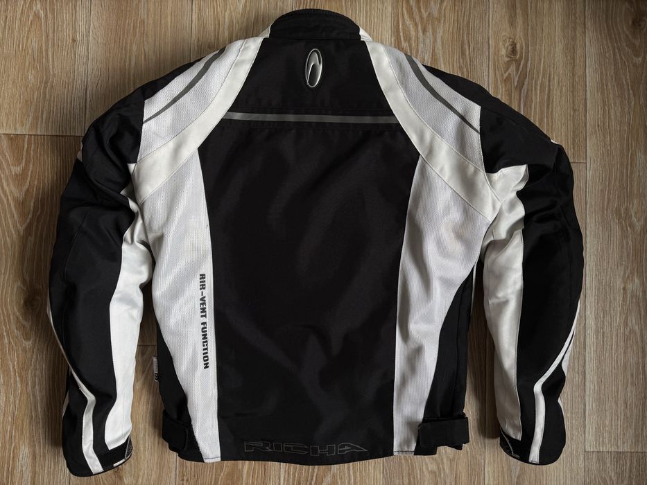 RICHA. Топова мотокуртка, стан нової ! Повний комплект. М розмір
