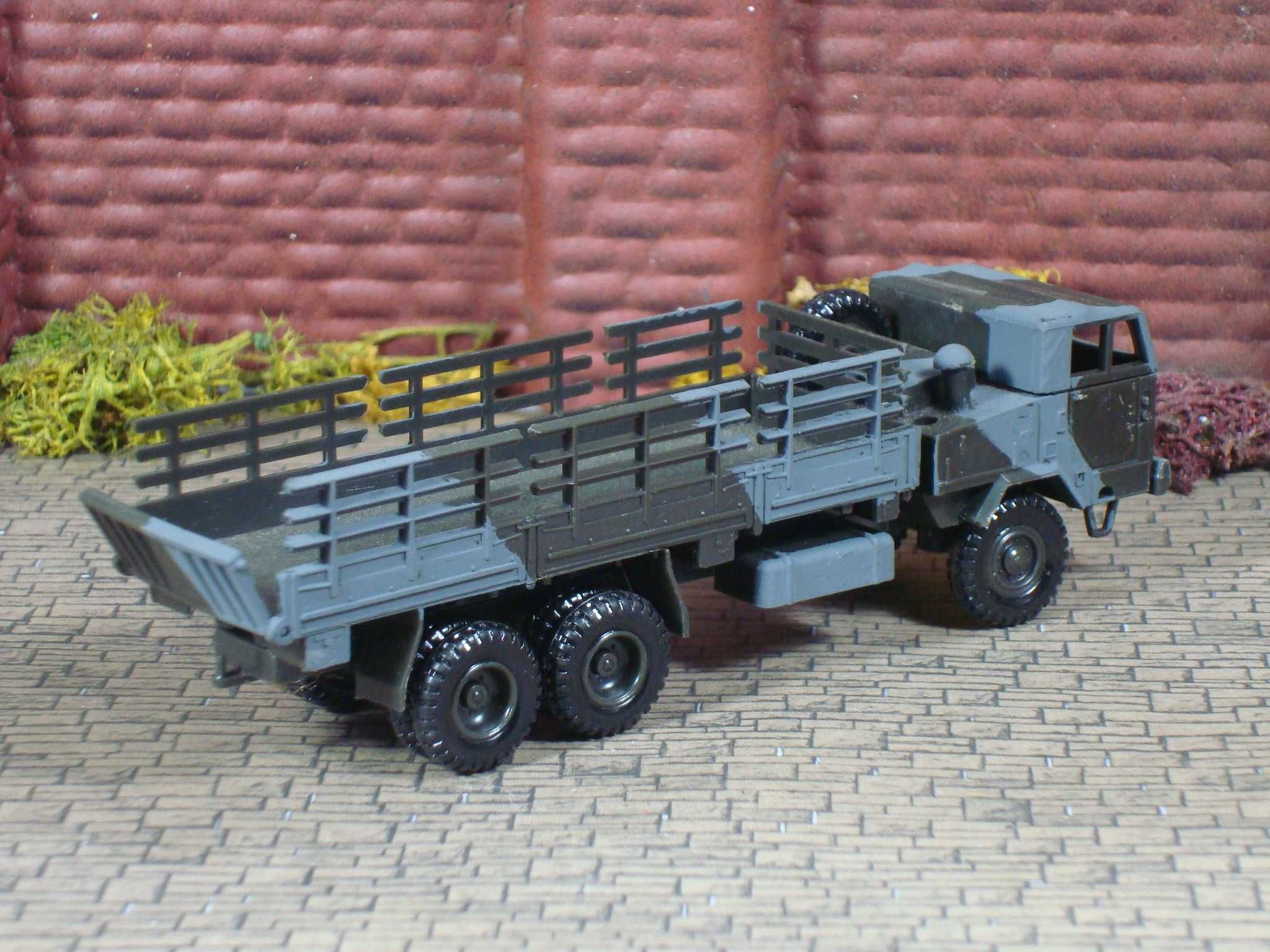 Roco Minitanks - Camião de transporte do exército US / 1:87 / Usado